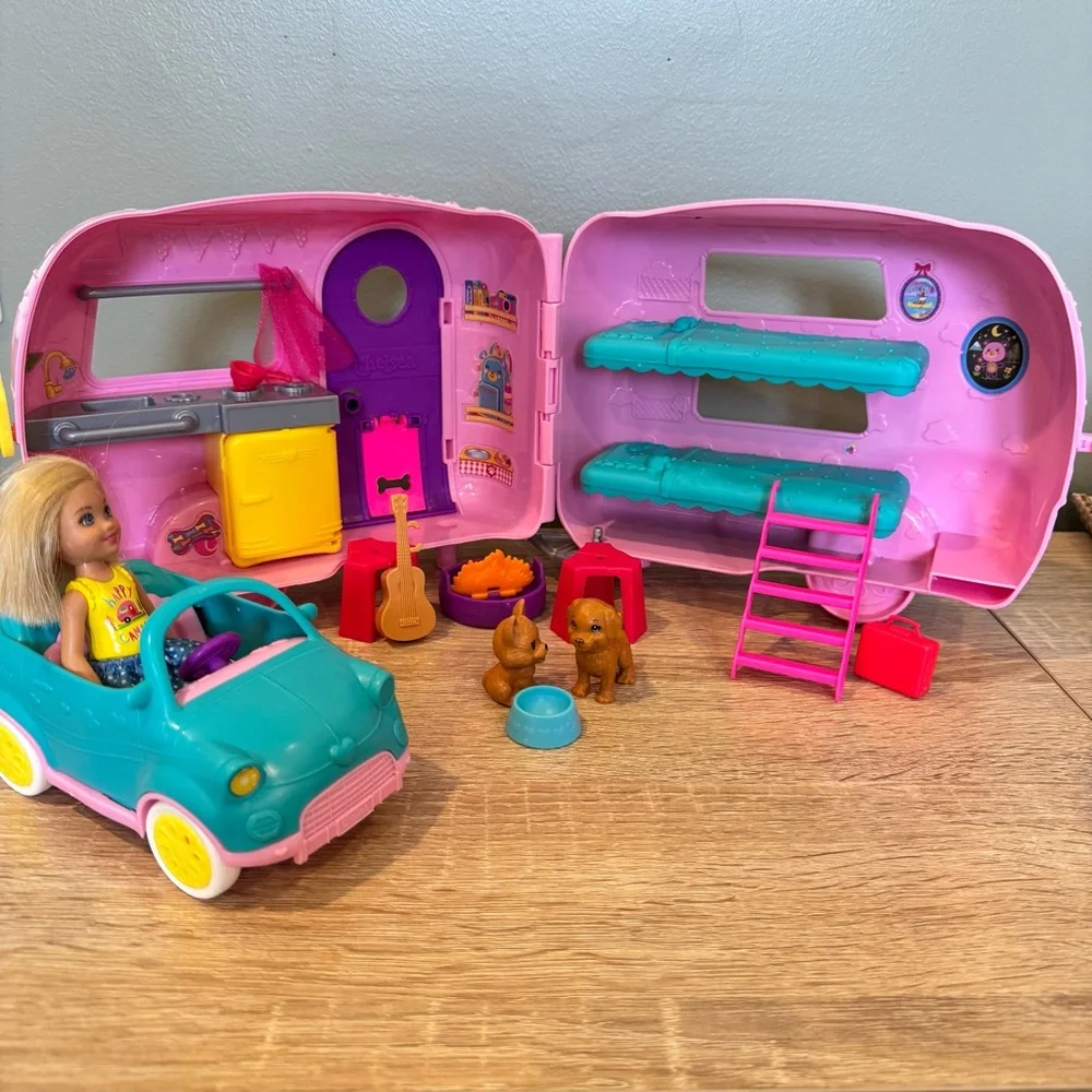 Barbie explore chelsea